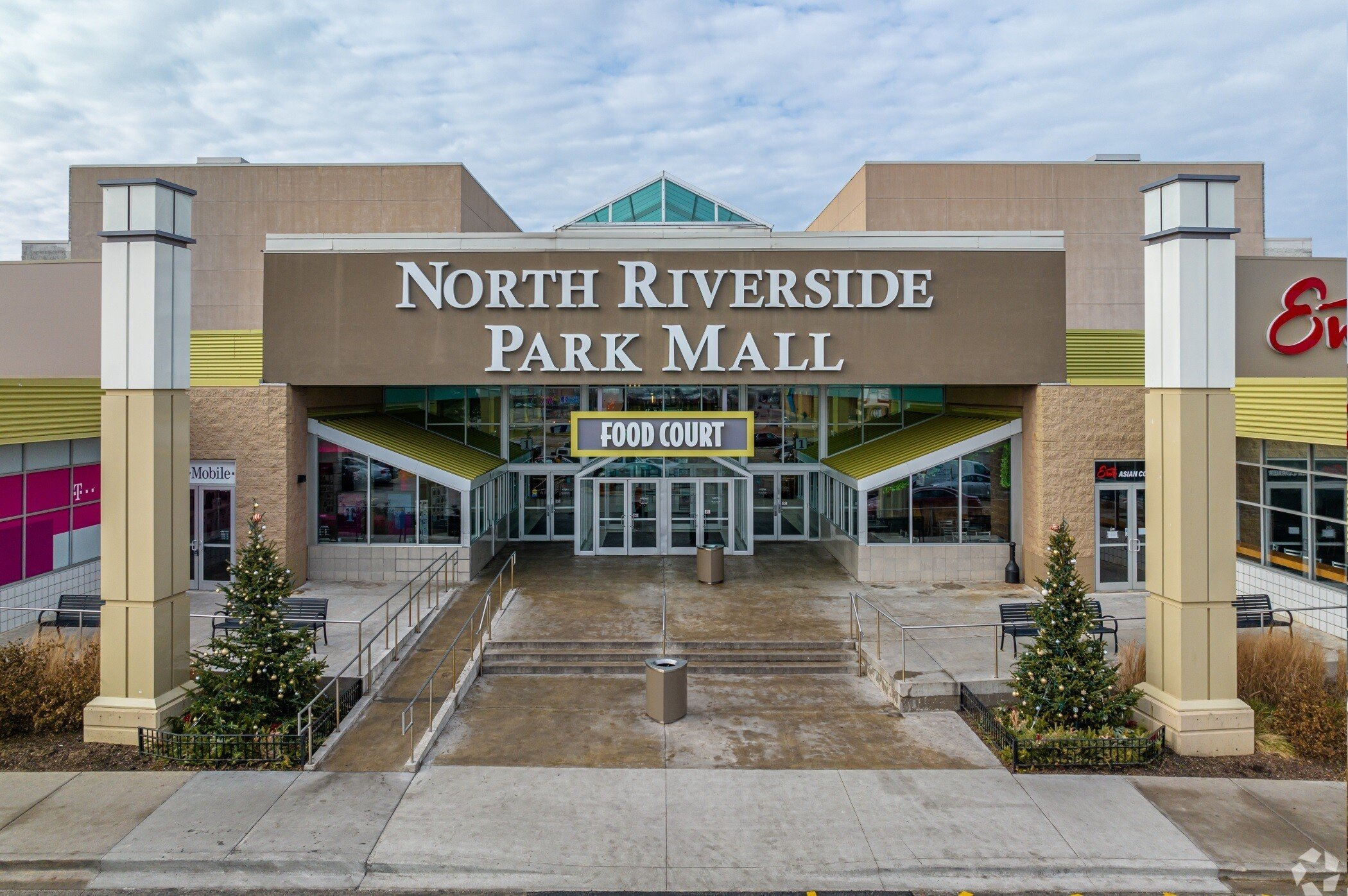 Don't Overlook These North Riverside Mall Stores for Back to School Shopping!