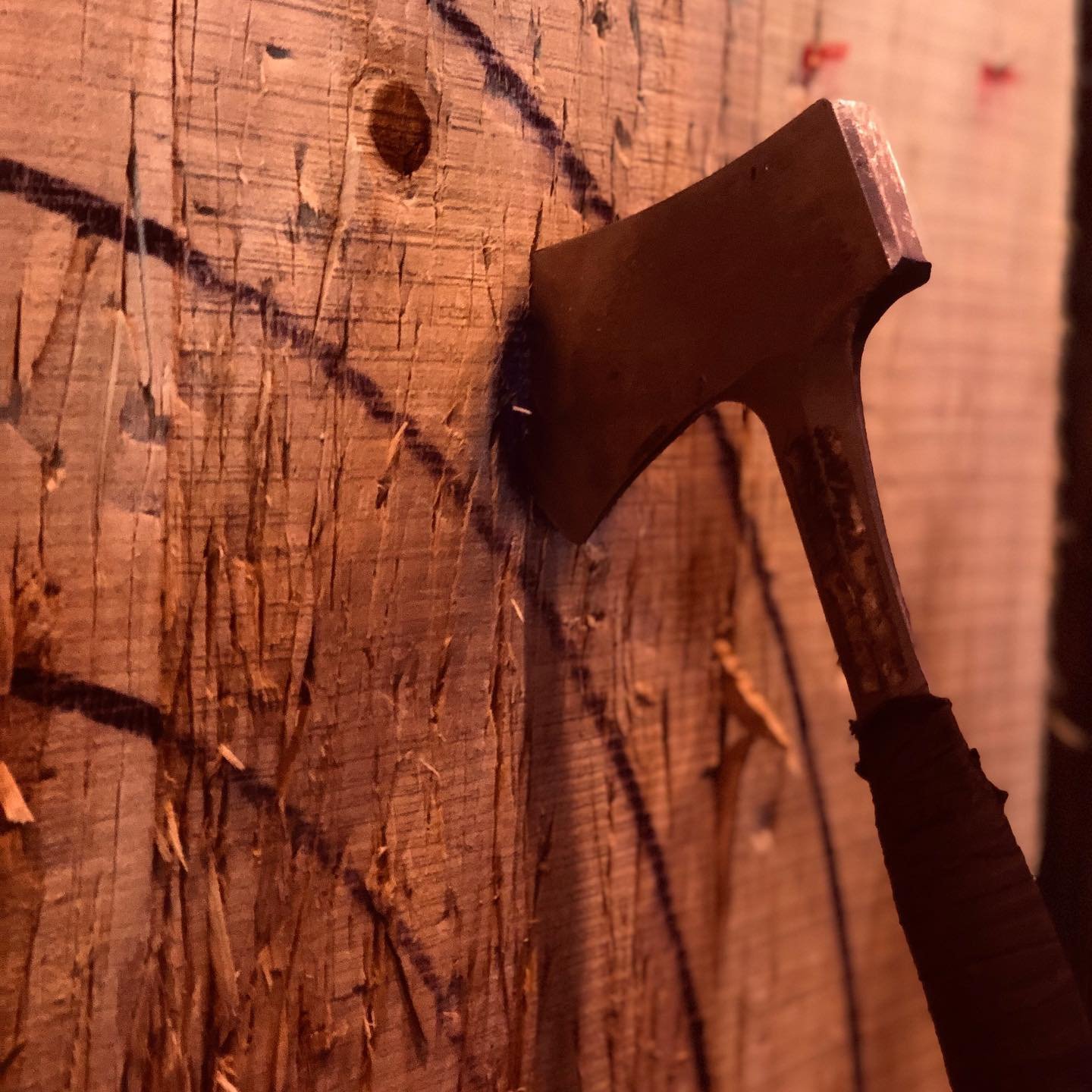 The First Official VR Axe Throwing Experience - Arcade Legend VR