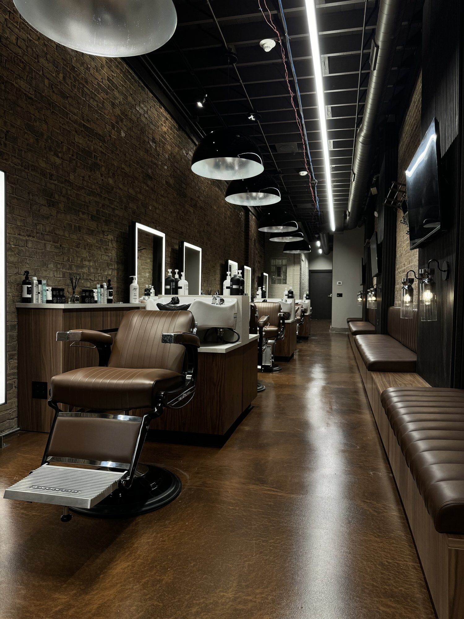 Local's Picks for the Best Barber Shops Near Oak Park